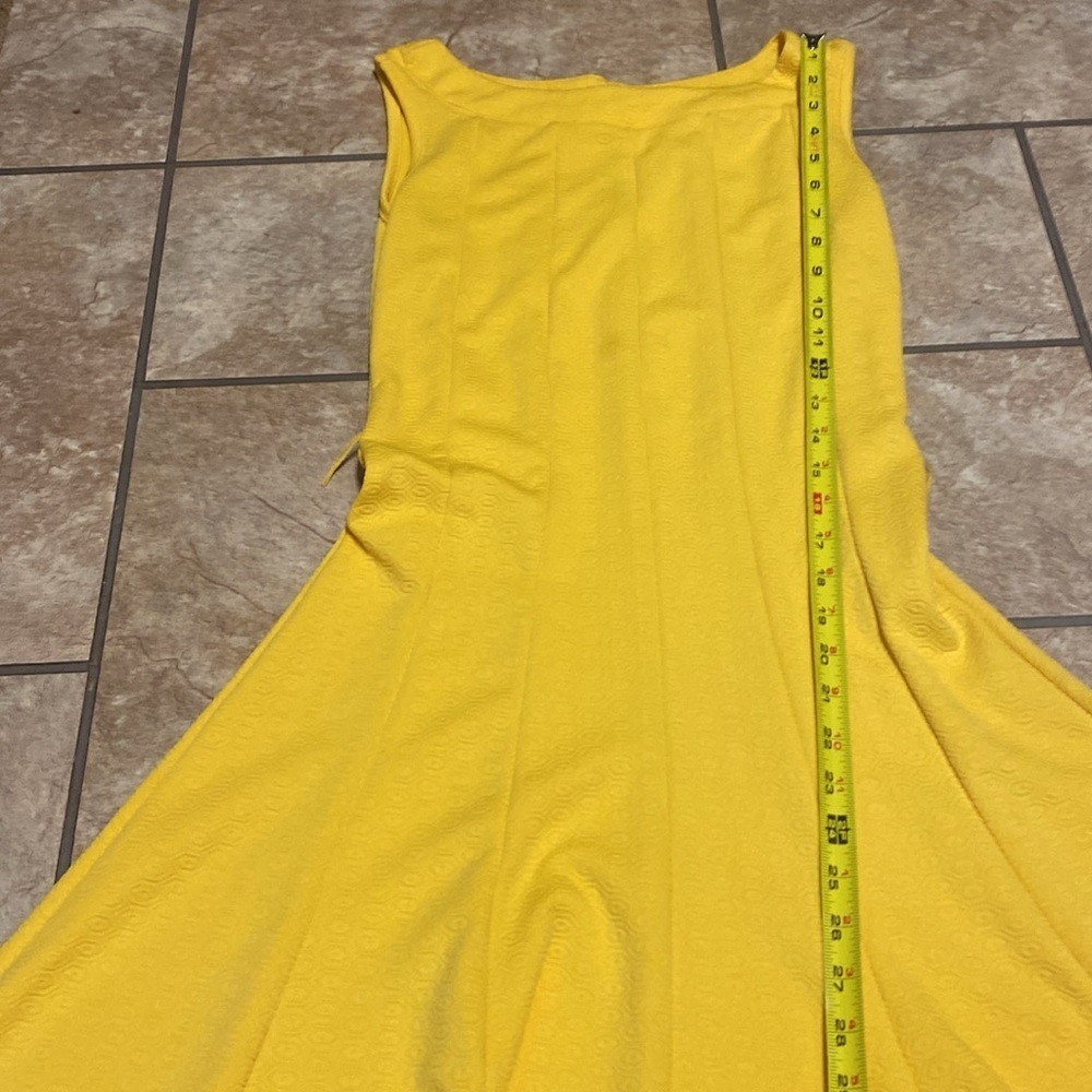 Butter Yellow sleeveless dress - Picture 4 of 6